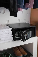 Yale YLG/200/DB2 Elektronik Şifreli ve Anahtarlı Ev ve Otel Tipi Çelik Kasa (Laptop Tipi)